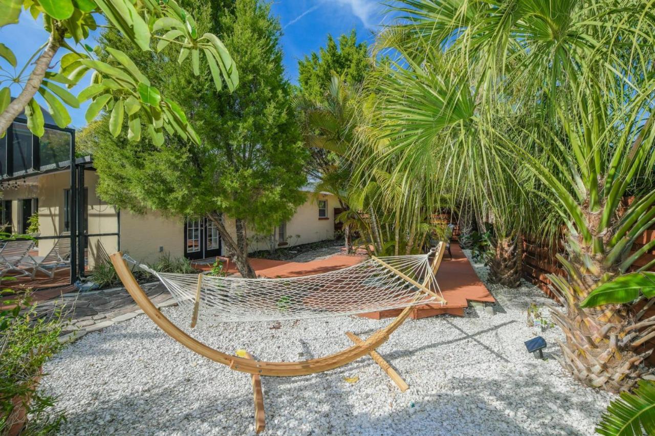 Island Time - Home Wenclosed Lagoon Style Pool Spa Walk To Beach Bikes Holmes Beach Kültér fotó